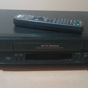 Sony SLV-N71 Hi-Fi Stereo VCR  Parts Or Repair With Remote